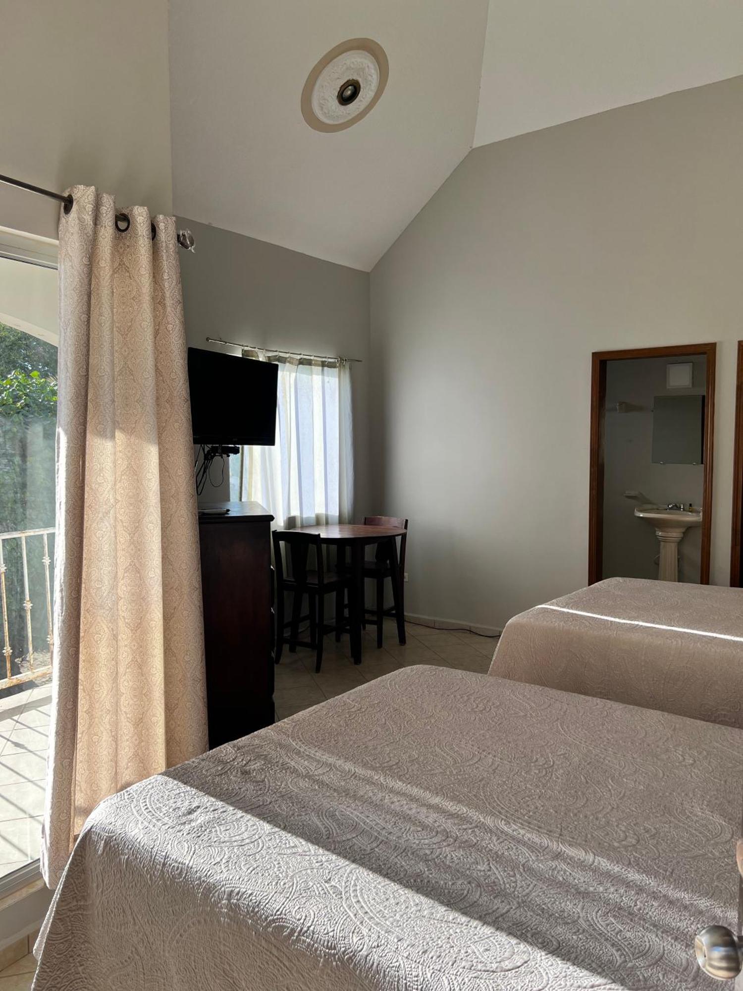 Hotel Los Pinos Inn El Golfo de Santa Clara Экстерьер фото